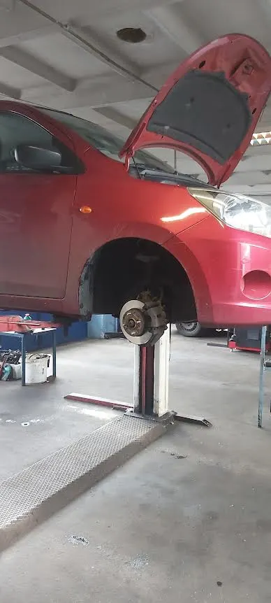 Naprawa samochodu marki Honda w warsztacie Automechanika Jarosz