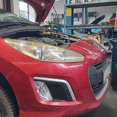 Naprawa samochodu marki Peugeot w warsztacie Automechanika Jarosz